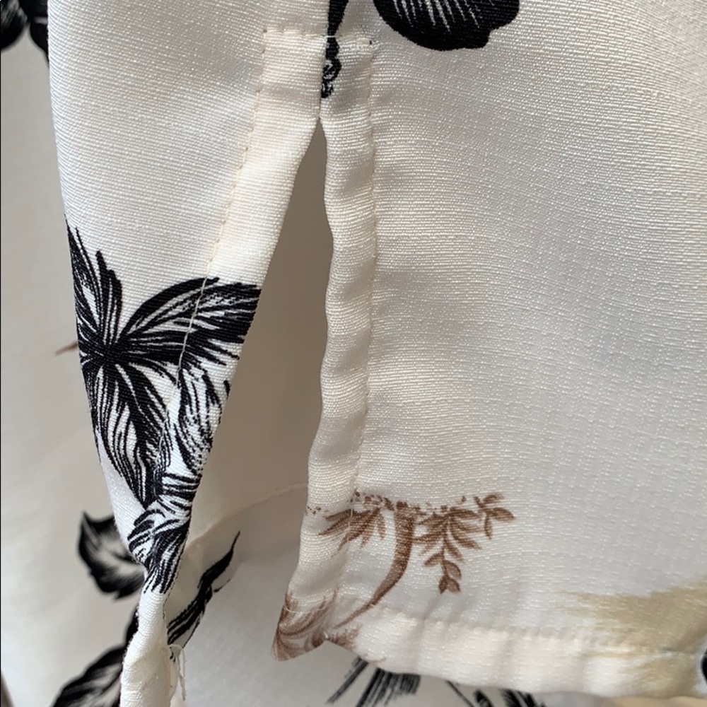 Bon Worth Cream Ivory Hawaiian Floral Print Button Up Top - Picture 9 of 10